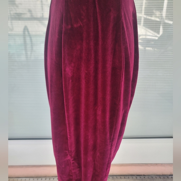 Pinup Couture Laura Byrnes Red Velvet Gilda Pencil Dress - Picture 8 of 15